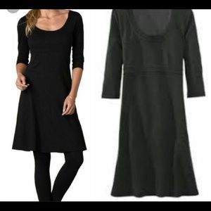 Super flattering black dress